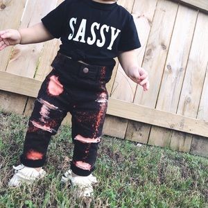 Black distressed denim 🖤👖